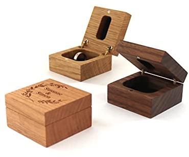 Holzmanufaktur Stier STREIFHOLZ Ringbox für Verlobungsring aus Holz, personalisiert mit Gravur, individuelle Ringschatulle für Verlobung, Heiratsantrag, Verlobungsring