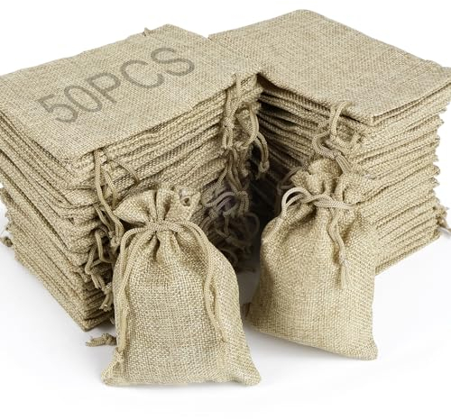 RUBY 50PCS Bolsas de Yute con Cordón 9 X 12cm Saco Tela Yute Bolsitas de Tela Pequeñas Bolsas de Lino de Regalo de Arpillera Marrón para Navidad Boda Fiesta Favor y DIY Craft Caramelo Embalaje