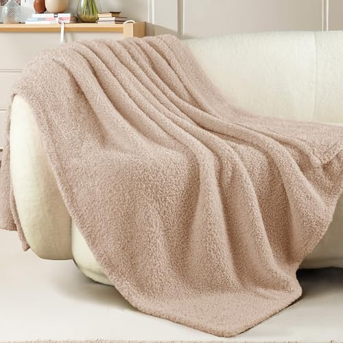 Exclusivo Mezcla Fleece Throw Blanket for Sofa Couch, Soft Lightweight and Fluffy Bed Blankets, Suitable for All Seasons, 127x152 CM, Camel