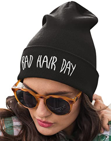 4sold Bad Hair Day Beanie Mütze (schwarz mit weißem Logo) Haube Wintermütze Strickmütze Einstickung black cool modisch