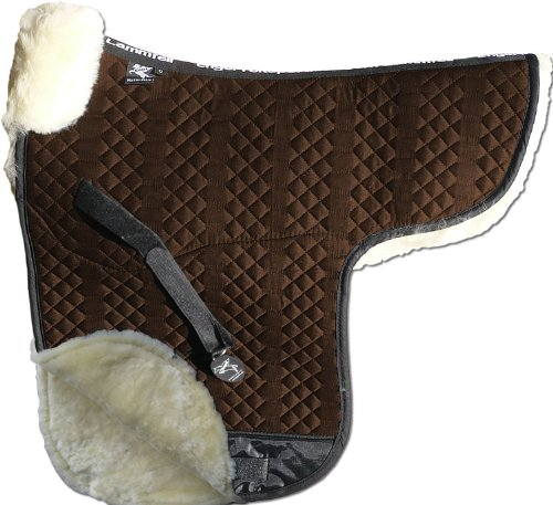 Engel Reitsport | SADEK3-D-MOC-MOC | Lammfell Satteldecke | Unterseite komplett gefüttert | Fellkranz vorne | Dressur | Stoff moccabraun Fell Mocca