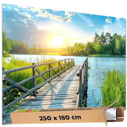 TRIOSK Sichtschutz Garten Deko Zaun Plane Blickdicht groß mit Zaunblende Motiv Schilfsee Brückenweg Badesteg für Zaunelement Doppelstabmatten Stabmattenzaun Gartenzaun PVC 250x180 cm