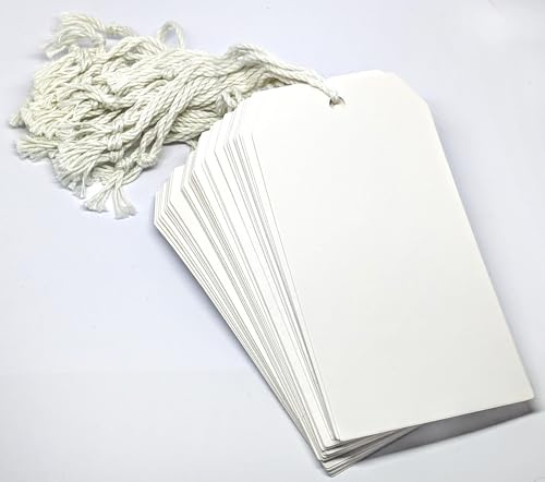 CyberSunrise Lot de 30 grandes étiquettes blanches à nouer avec ficelle | Étiquettes vierges très résistantes de 350 g/m² pour bagages | Pré-enfilées pour cadeaux, stockage, bagages, inventaire et
