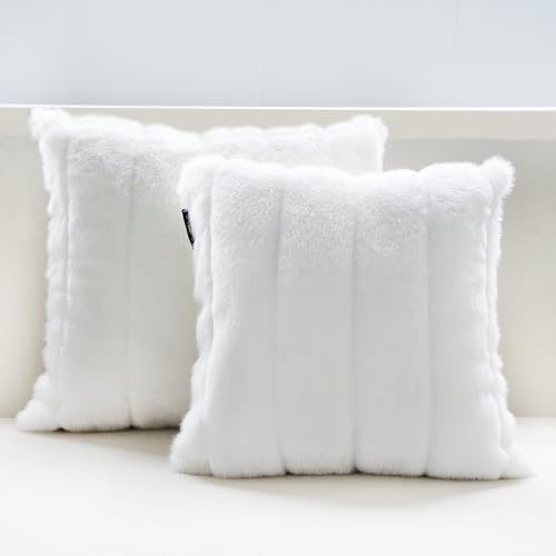 inchgrass Housses de Coussin Décoratif Blanc en Fausse Fourrure 45x45 cm - Lot de 2 Housses Luxe Duveteuses et Ultra Douces pour Canapé & Lit, Housses Déco Salon
