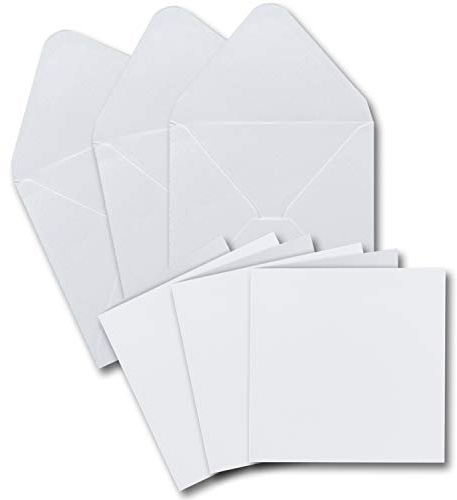 50 vikta kort set kvadratisk i vitt – 13,5 x 13,5 cm – 240 g/m² med fyrkantiga kuvert – 14 x 14 cm – 90 g/m² våt häftning