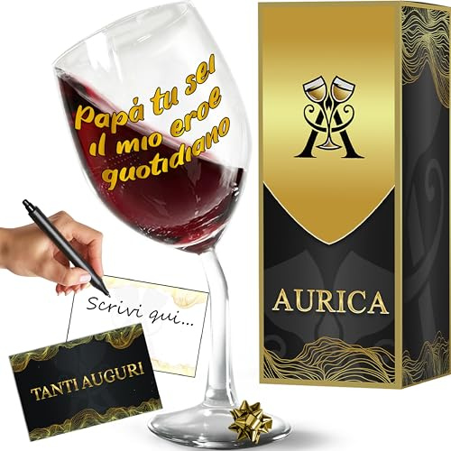 Aurìca Calice Vino Personalizzato PAPÀ TU SEI IL MIO EROE QUOTIDIANO – Bicchiere Storto Per Un Brindisi A Chi Ti Ha Reso Forte – Regalo Originale Per La Festa Del Papà Con Confezione Regalo Inclusa