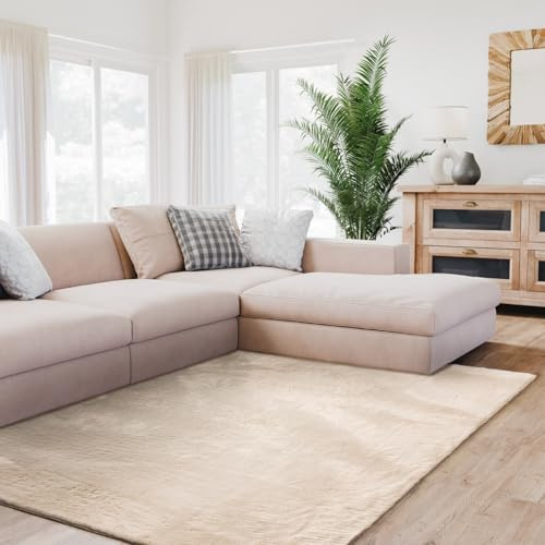 Interiyou Tapis Salon Fargo à Poils Ras - 60x120 Beige - Fausse Fourrure Douce - Lavable et antidérapant - Texture Moelleuse - pour Chambre, Bureau, Couloir