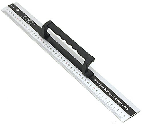 Skärlinjal i aluminium med svart grepphandtag 45 cm