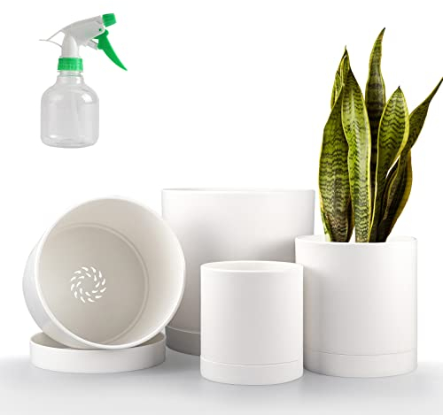 PETAFLOP Plastic Plant Pots, 4 Pack 4/5/6/7 Inch Flower Pot with Drainage Hole & Saucers, Small Garden Planters for Indoor Outdoor Plants, White (+Mini Sprayer)
