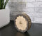 MeYz Store | Runde Tischuhr aus Holz | Geräuschlose Uhr | Wohndeko | Geschenkidee | Ohne Ticken Geräusche | Tischuhr Modern | Standuhr in Holzoptik | Anthrazit Braun | Klein