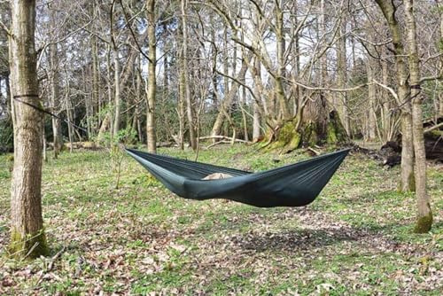 DD Hängematte superleichte Outdoor olivgrün, 270 x 140 cm, Tragkraft: 100 kg, Gewicht: 270 Gramm, Material: superleichtes ripstop Nylon, Packmaß: 14cm x 9cm x 7cm