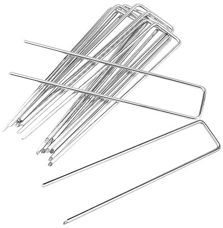 U-förmige Heringe zur Befestigung von Unkrautvlies, Unkrautvlies, Landschaftsbau