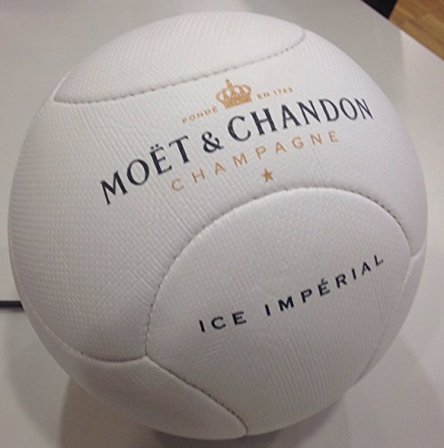 Moët & chandon ice impérial avec pompe à ballon de volley-ball