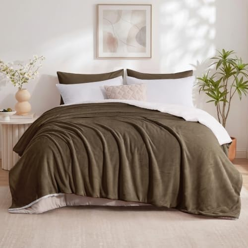 Aisbo Sherpa Fleece Throw Blanket Dark Brown - Fluffy Thick King Size Blanket Extra Large Throw for Bed, Warm Soft Solid Microfiber Throws for Couch Sofa, 200x240cm