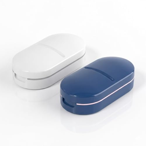 AEUXZA 2 Pezzi Tagliapillole con V-Form in Silicone Rimovibile, Taglia Pillole di Precisione con Lama in Acciaio Inossidabile, Per Compresse Piccole e Grandi, Blu e Bianco