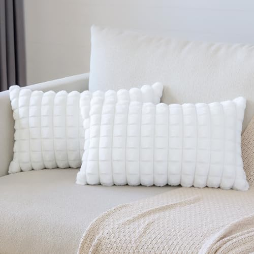 Soleebee Lot de 2 housses de coussin décoratives en velours - Fourrure synthétique douce - Texture plaid - Pour canapé, chambre à coucher - 30 x 50 cm - Blanc