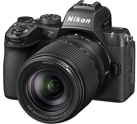 Nikon Z50II + NIKKOR Z DX 18-140 VR, Lexar SD128GB, Fotocamera Mirrorless, CMOS DX 20.9MP, Processore EXPEED7, AF, Mirino Elettronico EVF, LCD 3.2, Video 4K [Nital V.I.P.: 6 anni di garanzia]