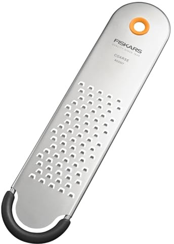 Fiskars Functional Form Grova Rivjärn | Grönsaksrivjärn för Morötter och Mjukost, Bladskydd, Rostfritt stålblad/Plasthandtag, Grå/Svart/Orange, 1079968