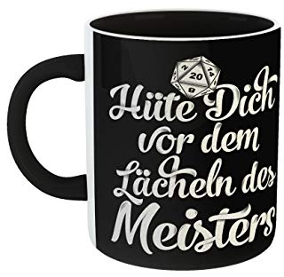 clothinx Kaffeetasse mit Aufdruck und schwarzem Griff Hüte Dich Vor Dem Lächeln Des Meisters | Never trust a smiling Gamemaster