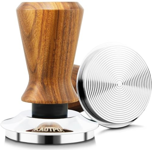 KAOTPO Kaffee Tamper 53mm mit 30lbs Anpressdruck, Griff aus Naturholz(Dalbergia cochinchinensis Pierre - Latein Sprache), Espresso Tamper mit Base Ripple Edelstahl 18/8(304) (53mm-Base Ripple)