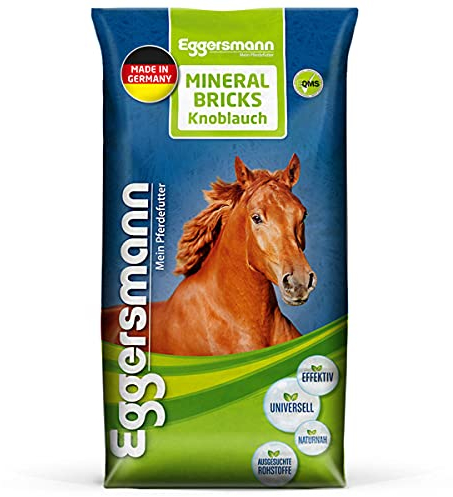 Eggersmann Mein Pferdefutter Mineral Bricks 25 kg - Mineralfutter für Pferde - Pferdefutter mit Mineralstoffen & Vitaminen zur Unterstützung des Stoffwechsels - Mit Knoblauchzusatz zur Fliegenabwehr