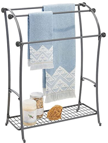 mDesign Support à Serviettes – Porte-Serviettes sur Pieds avec 3 Barres – sèche Serviettes en métal avec Un Espace de Rangement pour Les Accessoires de Bain – Gris