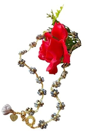 Collana girocollo/collarino artigianale fatta a mano all'uncinetto con filato prezioso lurex e perline Miyuki giapponesi grigio perla e nappina tessuto in tinta, chiusura moschettone - Pezzo unico.