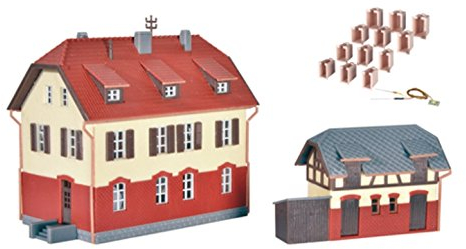 Kibri 37112 - N Eisenbahnergebäude mit Nebengebäude, inklusive Hausbeleuchtungs-Startset, Funktionsbausatz