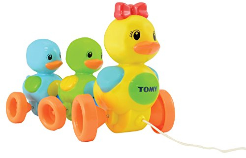 TOMY Babyspielzeug Entenfamilie mit Soundeffekt – Hochwertiges Nachziehspielzeug mit farbenfrohem Design zum Krabbeln und Laufenlernen, motiviert zur Bewegung, Ab 10 Monaten für Mädchen und Jungen, bunt, Pack of 1, E4613