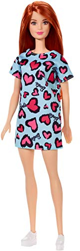 Barbie GHW48 - Chic Puppe im blauem Kleid mit lilafarbenem Herzaufdruck (rothaarig), Spielzeug ab 3 Jahren