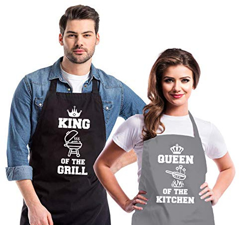 Saukore Grembiuli da Cucina Divertenti per Coppia Grembiuli da Cucina Assortiti Carini Compleanno Matrimonio Fidanzamento Doccia nuziale Grembiule di Natale Regali