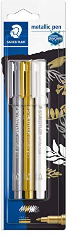 STAEDTLER metallic pen mit runder Fasermalerspitze, Lininenbreite 1-2 mm, deckend auf hellem und dunklem Papier, leicht abwischbar von glatten Oberflächen, Blisterkarte mit 3 Markern, 8323-S BK3