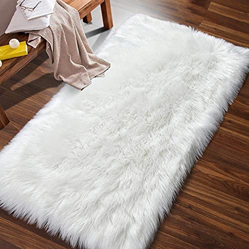 AUFELL White Fluffy Rug Soft Faux Fur Bedroom Carpet for Girls Room,Small Area Rug for Sofa,Living Room,Nursery,Washable Shag Rug,Cute Home Deco(31.5 x 70.8 inch)