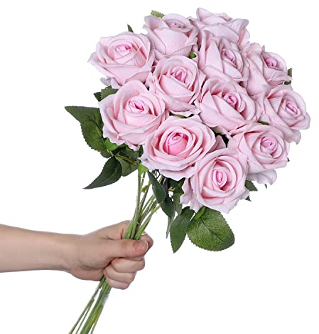huaao Lot de 12 Roses Fleurs Artificielles de Soie avec Tige Longue Faux Bouquet Floraux pour Décoration Mariage Mariée Maison Fête d'anniversaire Décor Floral Centres Table Jardin, Rose Clair