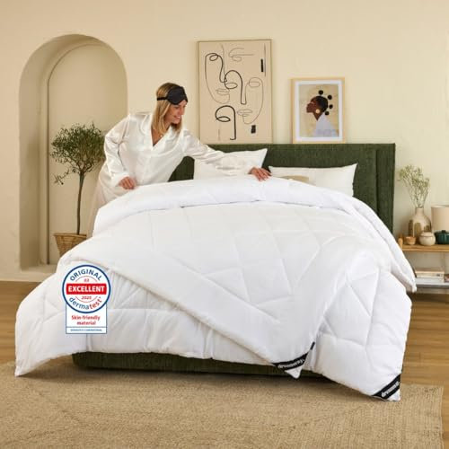 DREAMWAY Bettdecke 220x240 cm 4 Jahreszeiten – 2-teilige Steppdecke: 300gsm Ganzjahresdecke + 150gsm Sommerdecke – kombinierbar für Sommer, Winter & Übergang – Weiß
