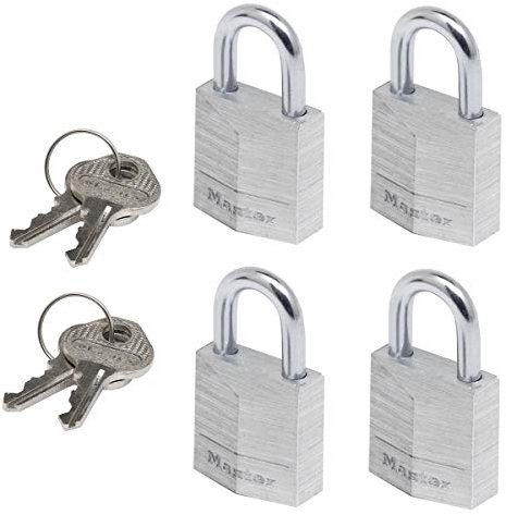 MASTER LOCK Petits Cadenas [Clés communes] [Pack Familiale de 4] 9120EURQNOP - Idéal pour les Sacs à Dos, les Bagages, les Valises, les Casiers et plus