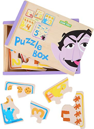 Small Foot 10967 Sesamstrasse Box aus Holz für Kinder ab 3 Jahren, 100% FSC-Zertifiziert, mit verschiedenen Puzzles und Motiven, durch verschließbare Holzbox ideal für unterwegs Spielzeug, Mehrfarbig