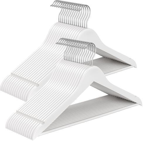 SONGMICS Kleiderbügel Holz, 30er Set, Holzbügel schlank, Bügel, Einkerbungen im Schulterbereich, Hosenbügel, 360° drehbarer Haken, Birkenholz, für Träger und Jacken, wolkenweiß CRW030W02