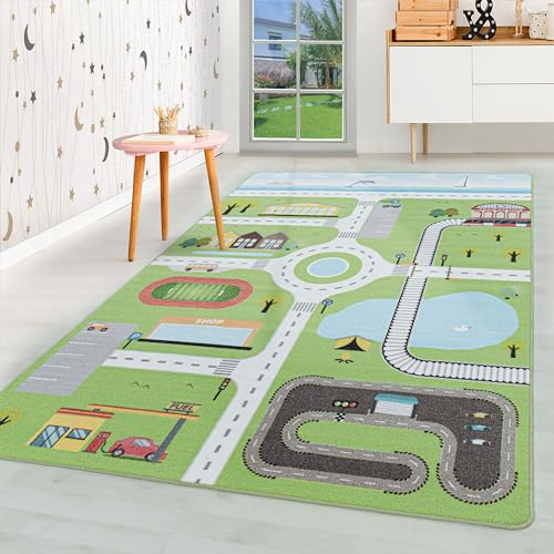 HomebyHome Kurzflor Kinderteppich für Jungen und Mädchen 120 x 170 cm Grün Strassen Design - Waschbarer Teppich Extra Weich und Antiallergen - Teppich für Kinderzimmer, Babyzimmer und Spielzimmer