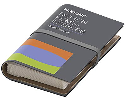 Pantone FHIC200A Cotton Passport – Baumwoll-Farbreferenz im tragbaren Ziehharmonika-Format im Folio-Stil – Mit weißer Maske für eine genaue Farbauswertung