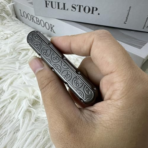 T-Conceal EDC Fidget Slider – EIN taktiles Spielzeug für Erwachsene zur Stressbewältigung mit Metallrotation und Zugfunktion.