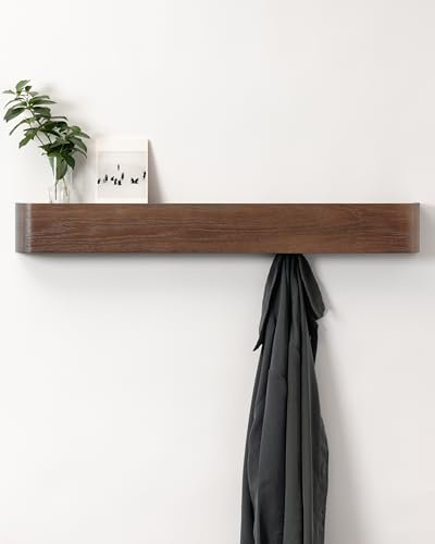 Kazai. Wandgarderobe 'Toke' | Moderne Design-Garderobe mit verdeckten Wandhaken | Garderobenpaneel aus furniertem Vollholz | Eiche, dunkel