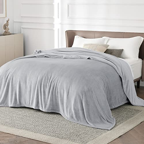 Bedsure Coperta in Pile Morbida – Plaid Divano Premium Caldo e Soffice, Coperta da Divano e Letto, Plaid Copridivano e Coperte Pile Accogliente e Traspirante, XXL 220x240 cm, Grigio Chiaro