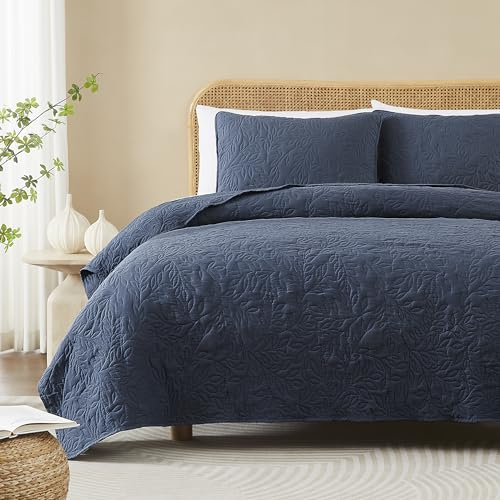 R.SHARE Tagesdecke Stickerei 220x240 cm (mit 2 Kissenbezüg), Kuscheldecke Flauschig Decke Blattmuster, Ultra Weiche Sofaüberwurfdecke, Wohndecken Steppdecke aus Mikrofaser-Blau