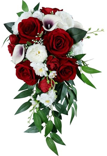 Bouquet da sposa con giglio di calla rosso e vino bianco e bouquet di rose, a cascata con cascata rustica artificiale per cerimonia di matrimonio anniversario della sposa