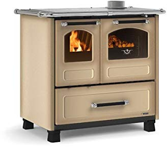 Nordica FAMILY 4,5 Dx Rivestimento esterno in acciaio porcellanato. Porta fuoco panoramica con doppio vetro. Forno smaltato da 41 litri con porta a doppio vetro. Telaio in ghisa vetrificata. Centrino
