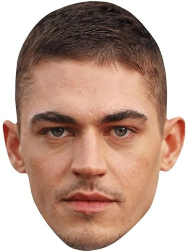 Hero Fiennes Tiffin (Stoic) Big Head. Masque plus grand que nature.