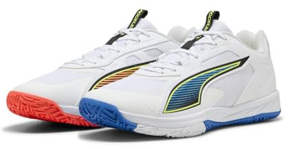 PUMA Accelerate Pro 4 Game ON - Tenis Unisex para Interior de Campo, Color Blanco, Rojo Brillante, Azul Ultra, Talla 9 de Reino Unido, Puma Blanco Brillante Rojo Ultra Azul, 43 EU