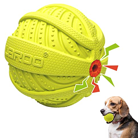 LaRoo Hundespielzeug Hundeball Squeaker, Langlebiges Naturkautschuk Hund Fußball, Quietscher Werfen Hundebälle, Kauspielzeug für Kleine & Große Hunde (9CM Grün)