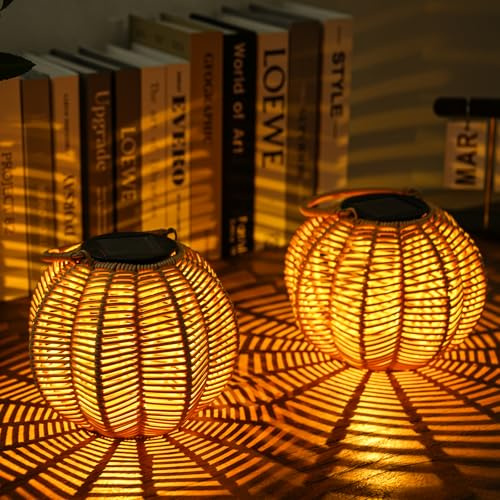 Solar Lanterns Outdoor Waterproof, KagoLing Garden Decor Gifts for Women Mom Grandma, Woven Hanging Solar Lanterns Outdoor, Rattan Lantern Decoration for Yard, Patio, Porch, Balcony, Backyard, 2 Pack